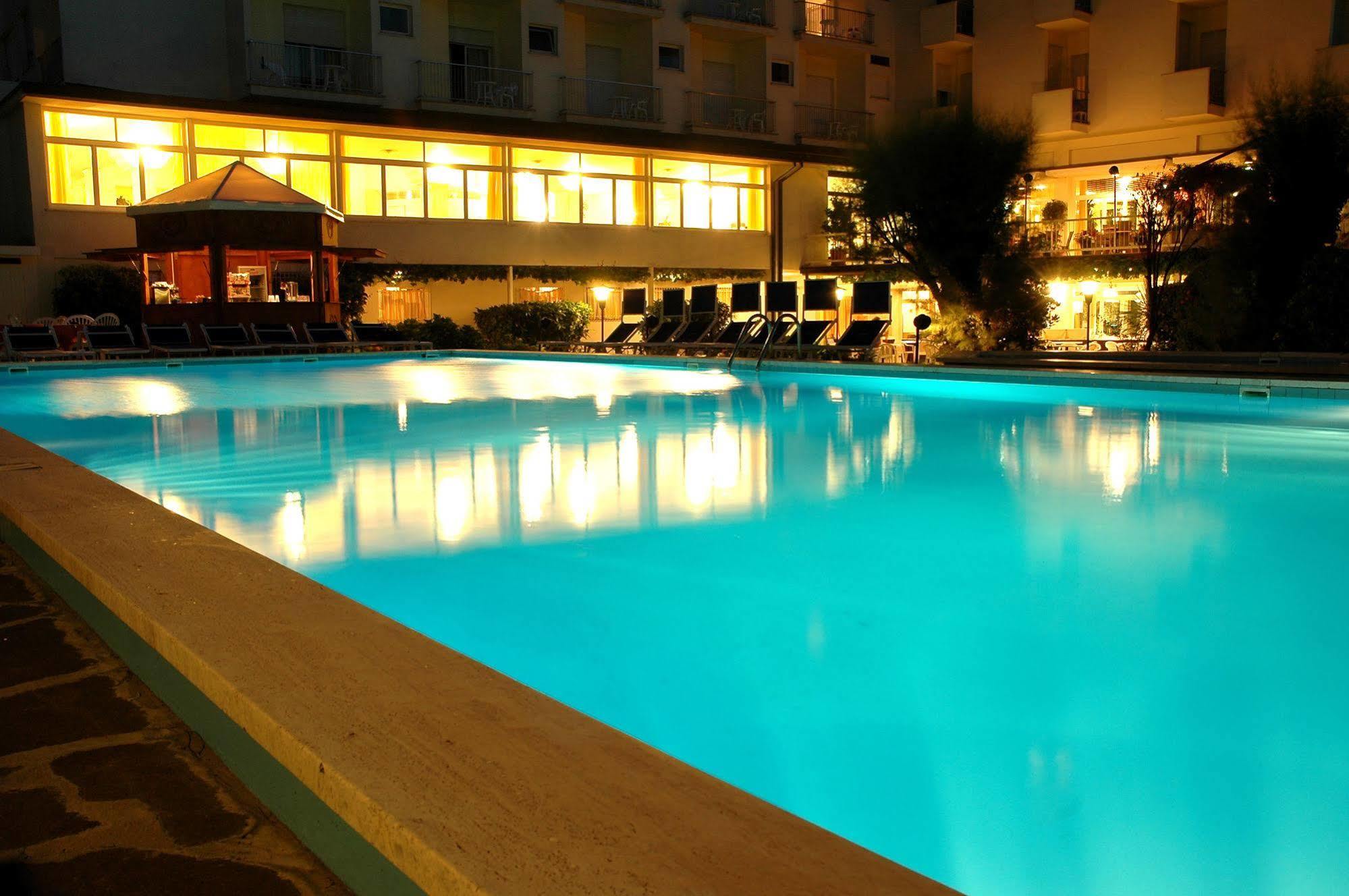 Hotel Doge Milano Marittima Zewnętrze zdjęcie